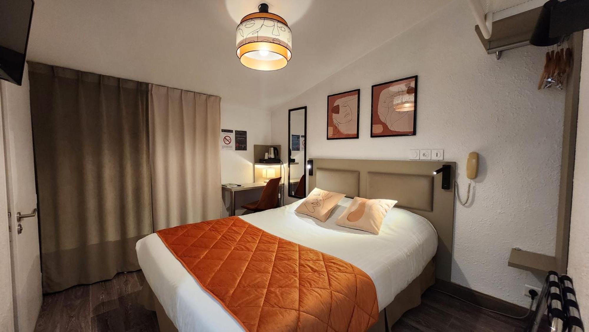 Cit'Hotel Le Cheval Blanc Cognac Centre Exterior foto