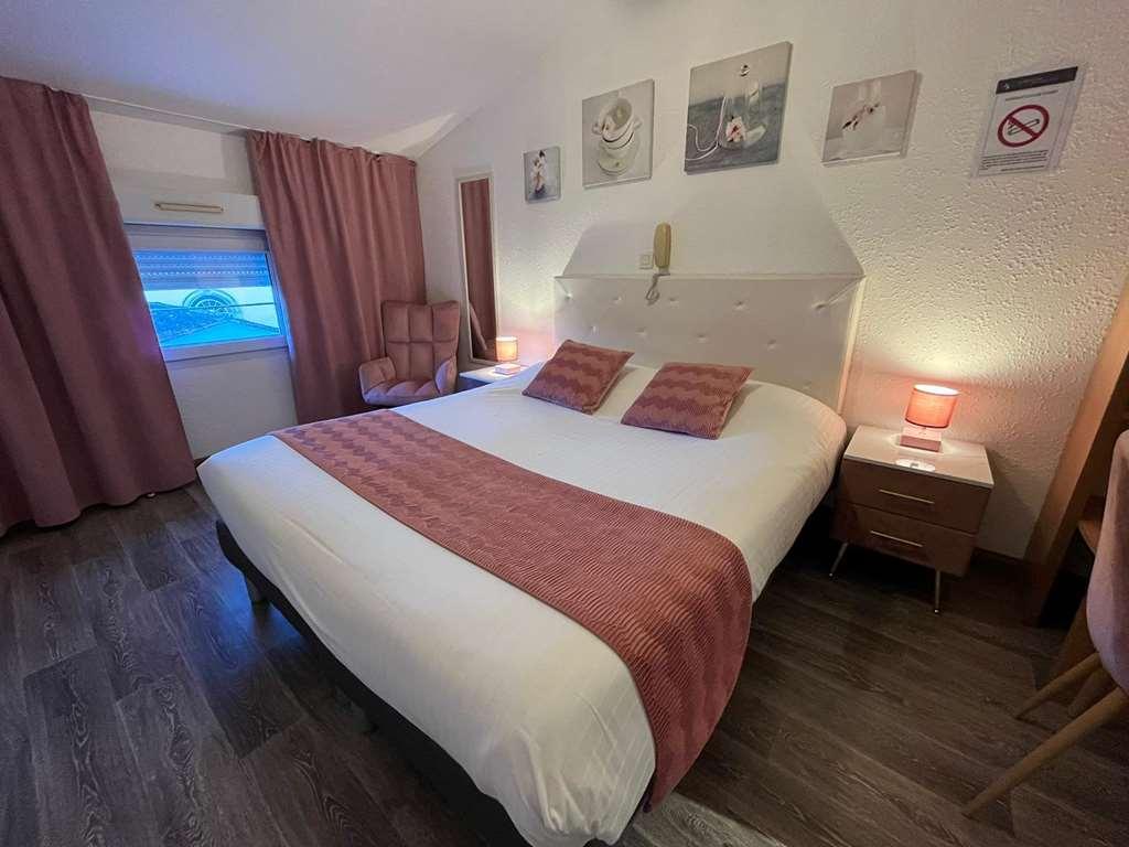 Cit'Hotel Le Cheval Blanc Cognac Centre Quarto foto